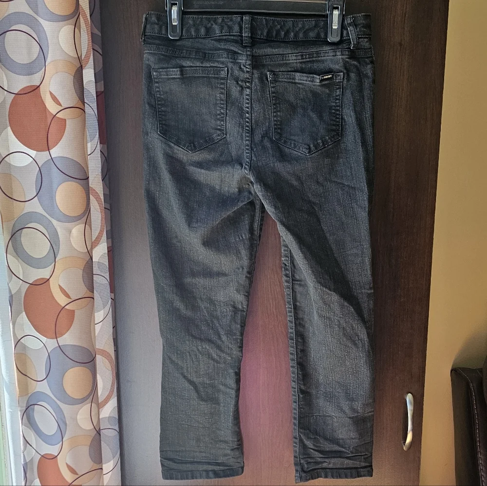 Jennifer Lopez Women's Black Capri Jeans! - Picture 4 of 5